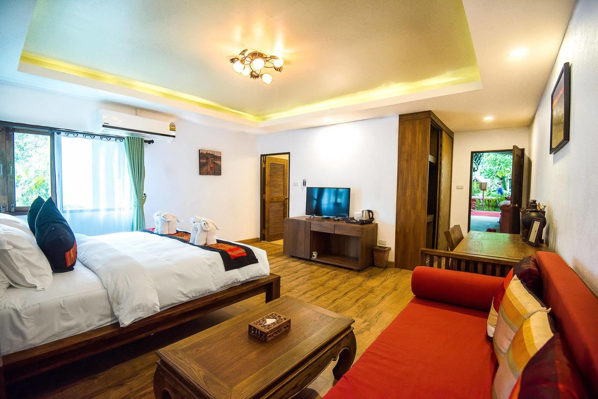 E-Outfitting Doikham Resort Chiang Mai Eksteriør billede